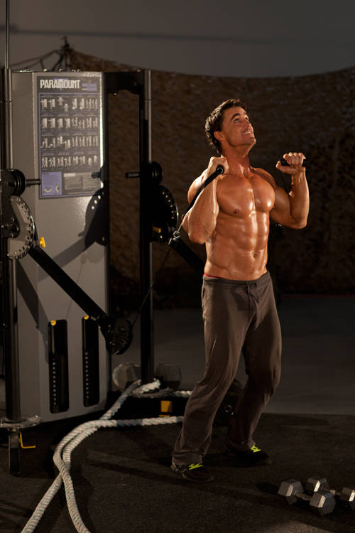 Alternating Cable Shoulder Press - Başlangıç Pozisyonu