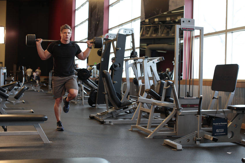 Barbell Walking Lunge - Başlangıç Pozisyonu
