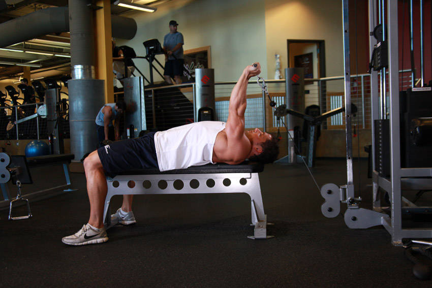 Cable Lying Triceps Extension - Bitiş Pozisyonu