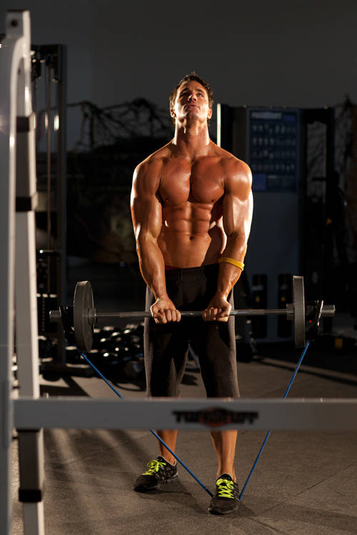 Close-Grip EZ-Bar Curl with Band - Başlangıç Pozisyonu