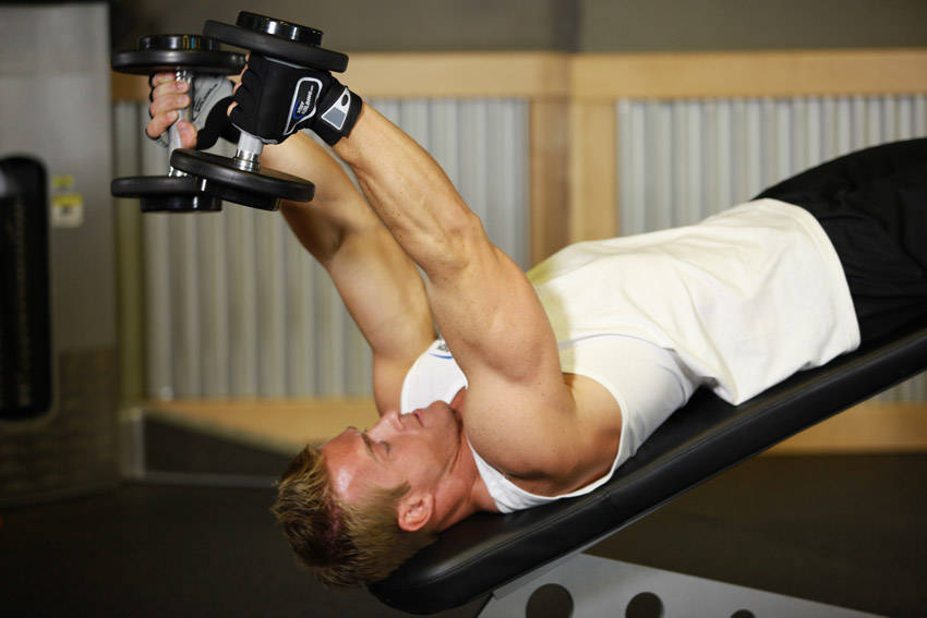 Decline Dumbbell Triceps Extension - Başlangıç Pozisyonu