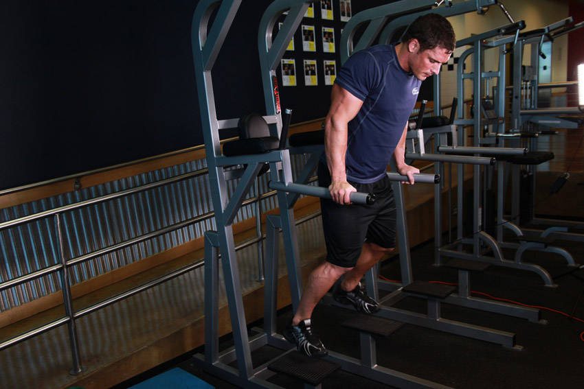 Dips - Chest Version - Başlangıç Pozisyonu