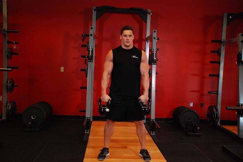 Double Kettlebell Snatch - Başlangıç Pozisyonu