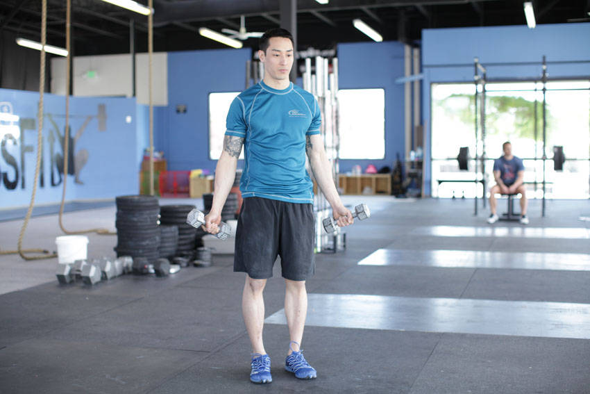 Dumbbell Scaption - Başlangıç Pozisyonu