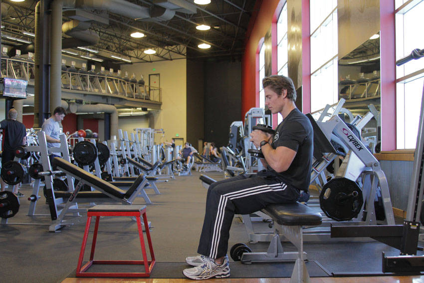 Dumbbell Seated Box Jump - Başlangıç Pozisyonu