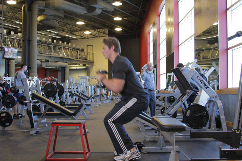 Dumbbell Seated Box Jump - Bitiş Pozisyonu