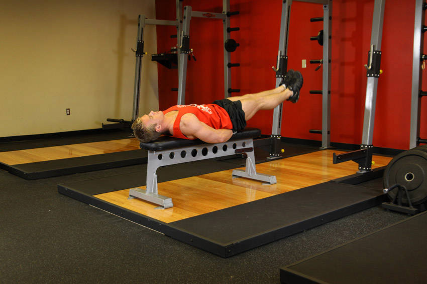 Flat Bench Leg Pull-In - Bitiş Pozisyonu