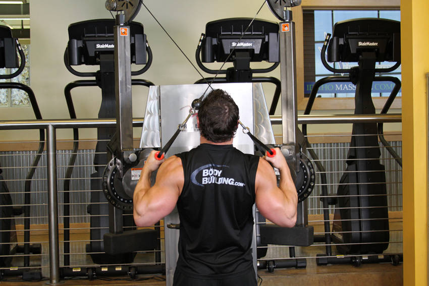 Full Range-Of-Motion Lat Pulldown - Bitiş Pozisyonu