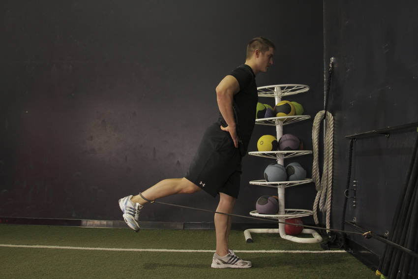 Hip Extension with Bands - Bitiş Pozisyonu