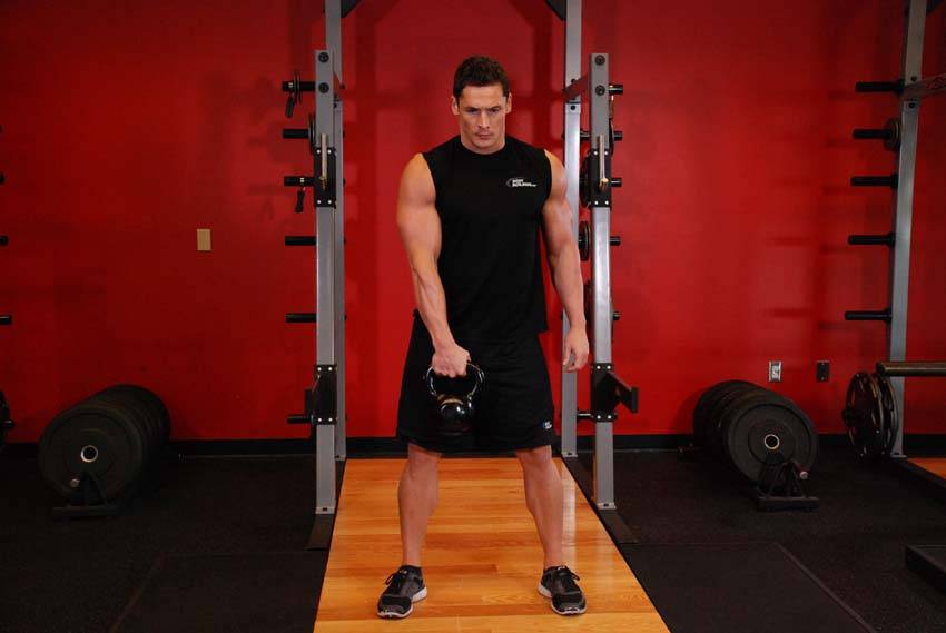 Kettlebell Hang Clean - Başlangıç Pozisyonu