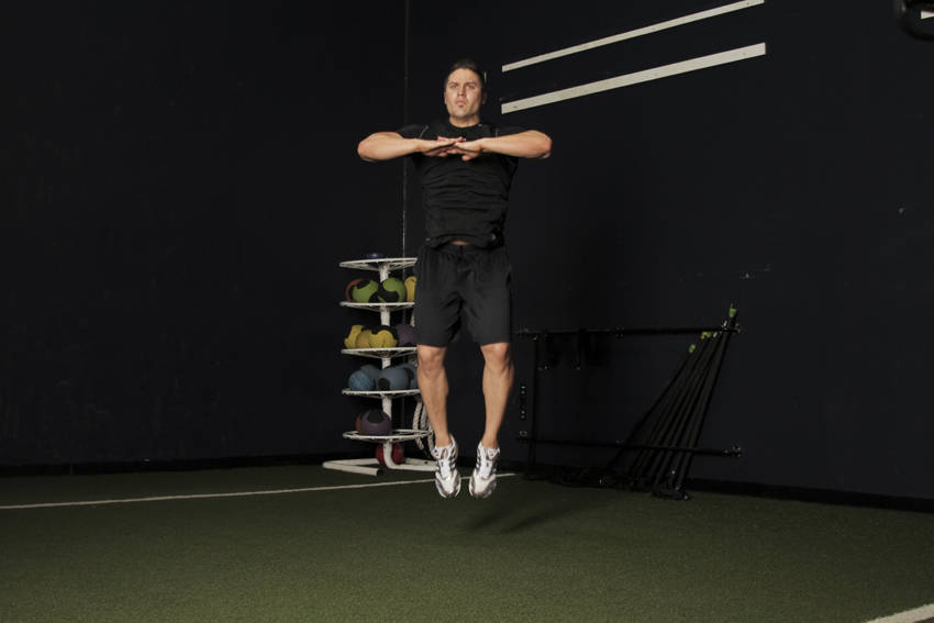 Knee Tuck Jump - Bitiş Pozisyonu