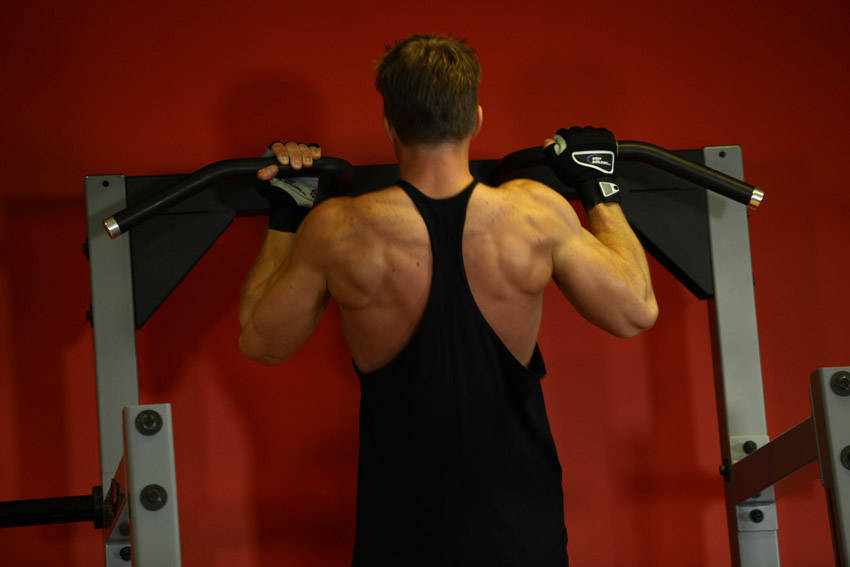 Mixed Grip Chin - Bitiş Pozisyonu