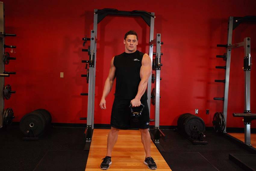 One-Arm Kettlebell Swings - Başlangıç Pozisyonu