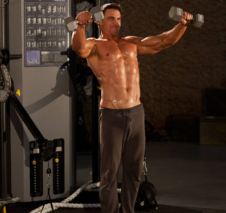 Side Laterals to Front Raise - Bitiş Pozisyonu