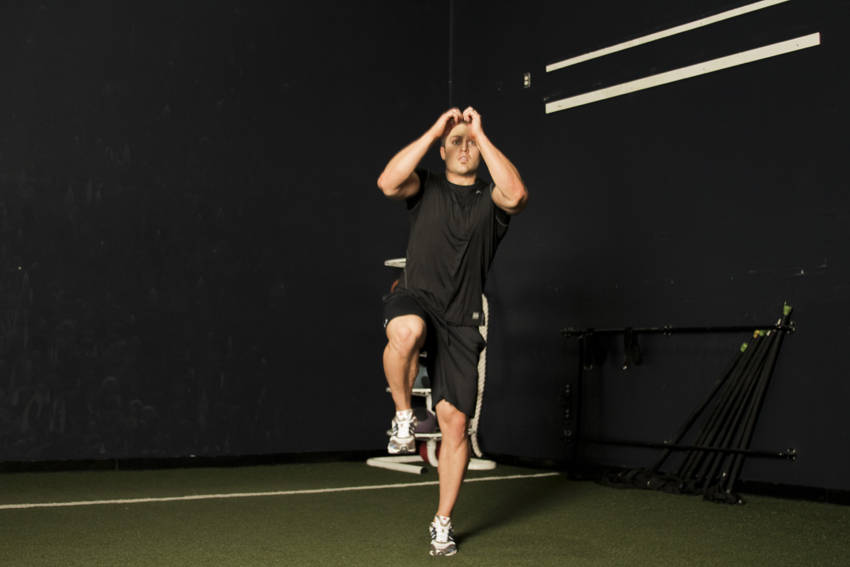 Single Leg Butt Kick - Bitiş Pozisyonu