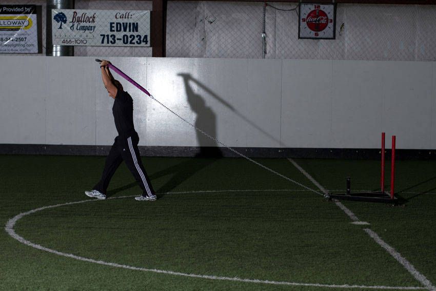 Sled Overhead Triceps Extension - Bitiş Pozisyonu