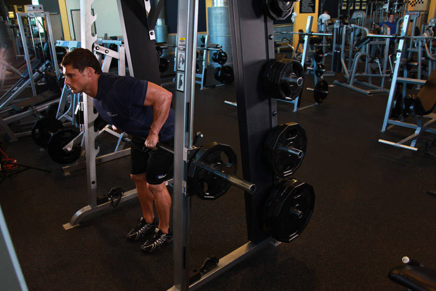 Smith Machine Bent Over Row - Bitiş Pozisyonu
