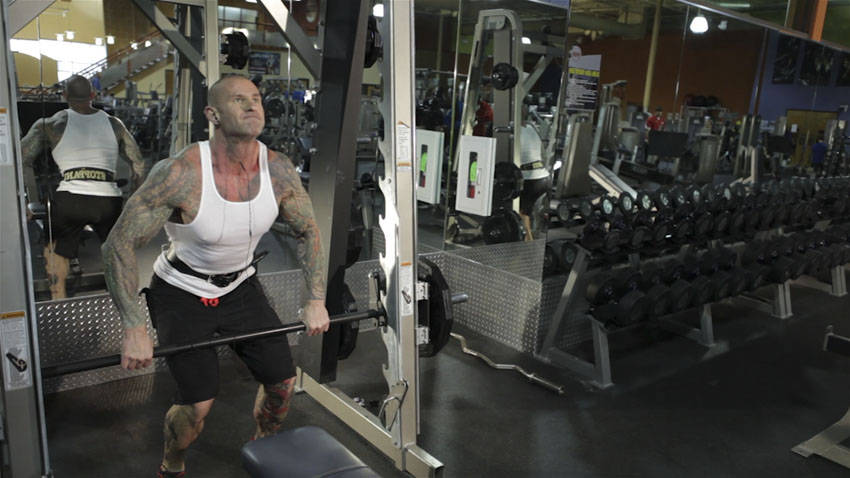 Smith Machine Hang Power Clean - Bitiş Pozisyonu