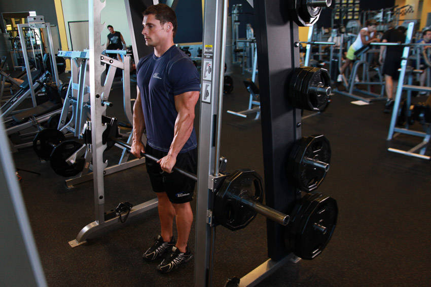 Smith Machine Upright Row - Başlangıç Pozisyonu