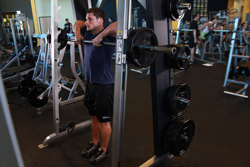Smith Machine Upright Row - Bitiş Pozisyonu