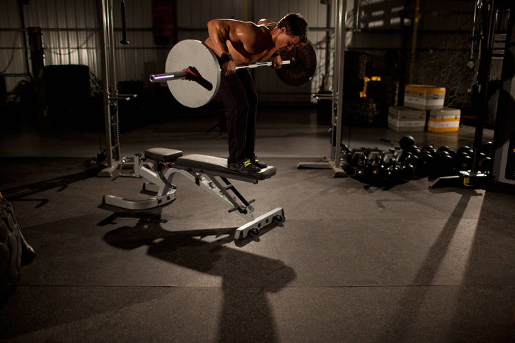 Straight Bar Bench Mid Rows - Bitiş Pozisyonu