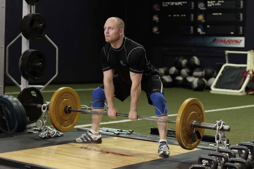 Sumo Deadlift with Chains - Başlangıç Pozisyonu