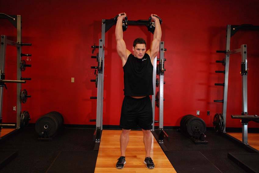 Two-Arm Kettlebell Military Press - Bitiş Pozisyonu