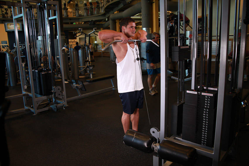 Upright Cable Row - Başlangıç Pozisyonu