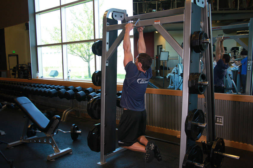 V-Bar Pullup - Bitiş Pozisyonu