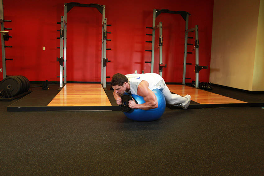 Weighted Ball Hyperextension - Başlangıç Pozisyonu